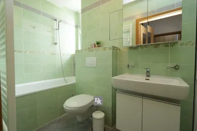 Na prenájom 2-izbový byt, 70 m², Bratislava-Ružinov, Ružová dolina
