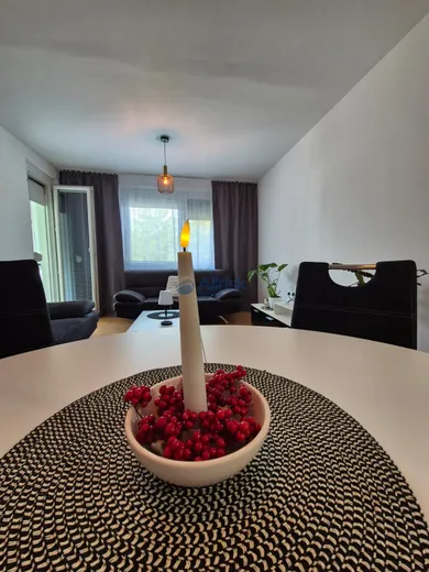Na prenájom 3-izbový byt, 71 m², Šaľa, Mostová