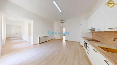 Na prenájom 4-izbový byt, 268 m², Bratislava-Staré Mesto, Laurinská