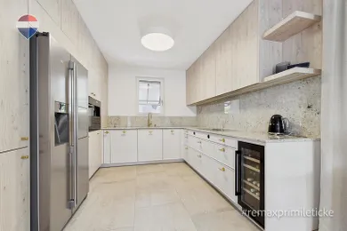 Na predaj dom, 174 m², Bratislava-Záhorská Bystrica, Strmý vŕšok