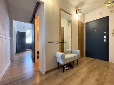 Na predaj 4-izbový byt, 81 m², Levice