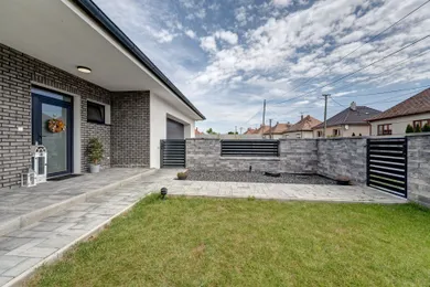 Na predaj 4-izbový dom, 184 m², Holice