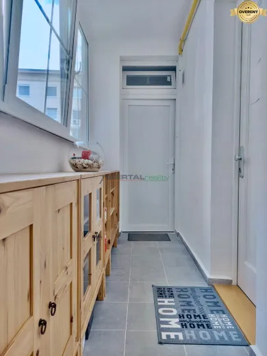 Na prenájom 1-izbový byt, 36 m², Bratislava-Nové Mesto, Miletičova