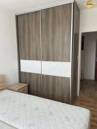 Na prenájom 1-izbový byt, 44 m², Levice, Palárikova 10