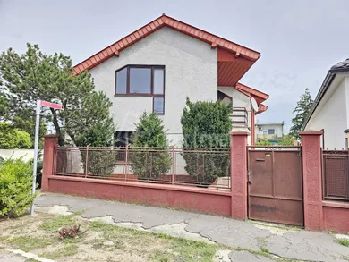 Domy na sprzedaż, Galanta · €259 900