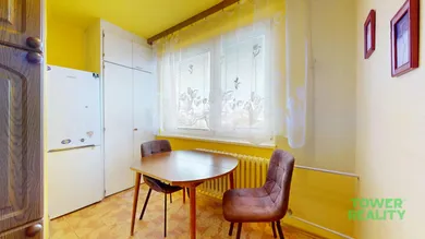 Na predaj 2-izbový byt, 67 m², Trenčín, Soblahovská