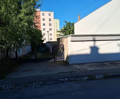 Obiekty na sprzedaż, Bratislava-Nové Mesto · €69 000