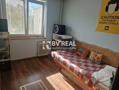 Na predaj 3-izbový byt, 63 m², Prievidza, Štefana Králika
