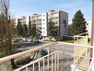 Квартиры на продажу, 4-комнатные, Lučenec · €119 000
