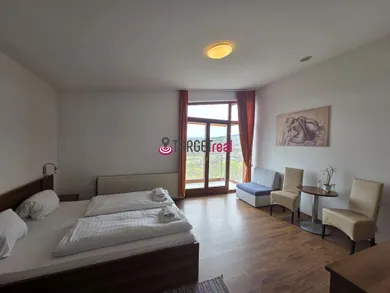 Na predaj objekt, Banka, Červená Veža
