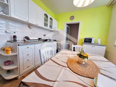 Na predaj 3-izbový byt, 74 m², Vráble