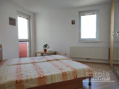 Mieszkania na wynajem, 3-pokojowe, Bratislava-Petržalka · €1000
