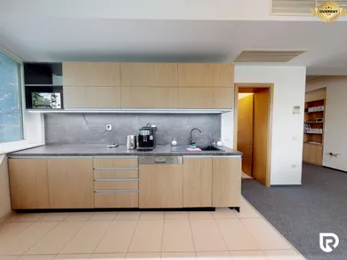 Na prenájom komerčné, 124 m², Piešťany