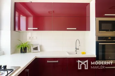 Na predaj 2-izbový byt, 66 m², Trenčín, Inovecká