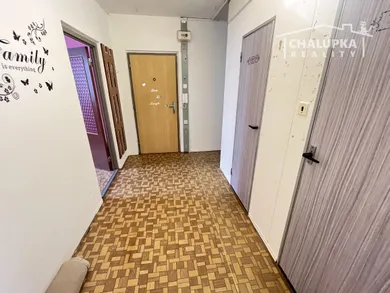 Na predaj 3-izbový byt, 73 m², Nové Mesto nad Váhom, A. Sládkoviča