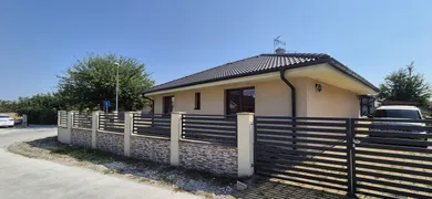 Na predaj 4-izbový dom, 150 m², Hrubý Šúr, Hrubý Súr 452