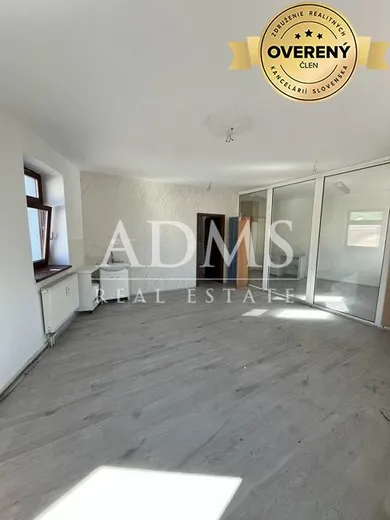 Na prenájom komerčné, 80 m², Žilina, Hviezdoslavova