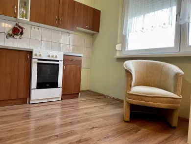 Na prenájom 1-izbový byt, 28 m², Dunajská Streda, Nám. SNP