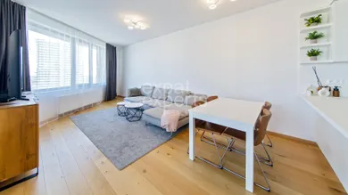 Na predaj 3-izbový byt, 82 m², Bratislava-Staré Mesto