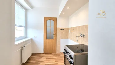 Na predaj 4-izbový byt, 77 m², Hraň, SNP