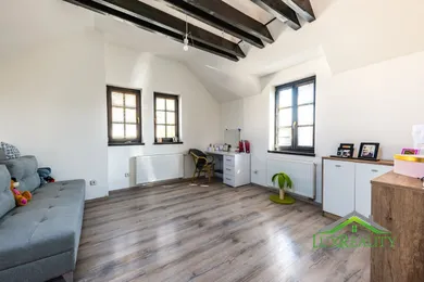 Na predaj objekt, 96 m², Nové Mesto nad Váhom, Námestie Slobody
