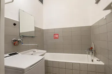 Na prenájom 1-izbový byt, 16 m², Bratislava-Staré Mesto, Nedbalova