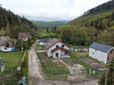 Na predaj 5-izbový dom, 180 m², Mlynky