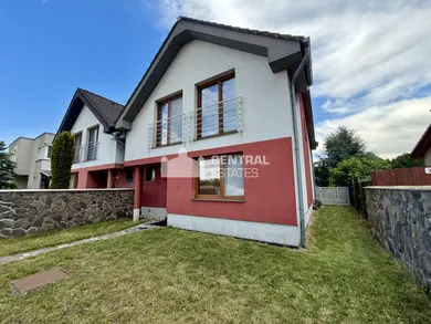 Na predaj 5-izbový dom, 165 m², Rovinka, Orechová