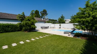 Na predaj dom, 388 m², Bratislava-Ružinov