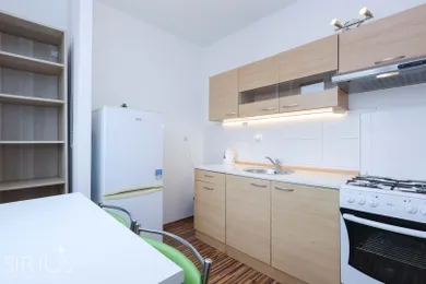 Na prenájom 1-izbový byt, 33 m², Bratislava-Dúbravka, Drobného