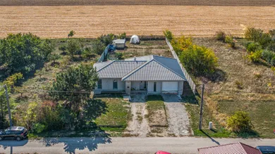 Na predaj 4-izbový dom, 187 m², Šurany, Nový Svet