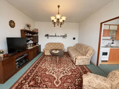 Na predaj 4-izbový byt, 90 m², Ludanice