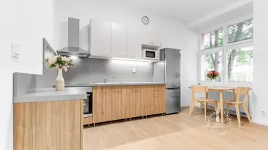 Na prenájom 2-izbový byt, 50 m², Bratislava-Nové Mesto, Kalinčiakova