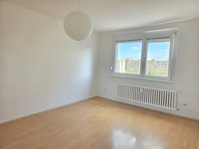 Na predaj 1-izbový byt, 38 m², Bratislava-Dúbravka, Ožvoldíkova