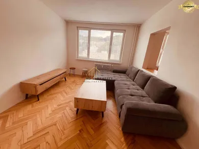 Na prenájom 2-izbový byt, 54 m², Banská Štiavnica