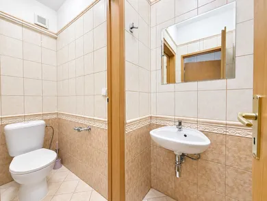 Na prenájom 3-izbový byt, 80 m², Bratislava-Staré Mesto, Čmeľovec