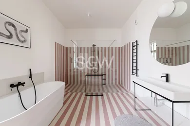 Na prenájom 3-izbový byt, 103 m², Bratislava-Staré Mesto, Tallerova