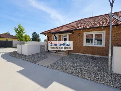 Na predaj 3-izbový dom, 71 m², Šamorín, Hlavná