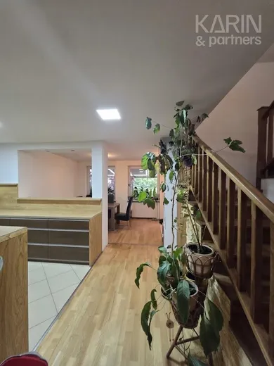 Na predaj 4-izbový dom, 215 m², Dunasziget