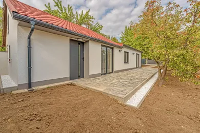Na predaj 2-izbový dom, 460 m², Pezinok, Kutuzovova