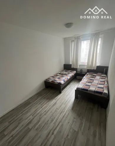 Na prenájom 3-izbový byt, 78 m², Bratislava-Nové Mesto, Nobelova
