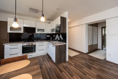 Na predaj 3-izbový byt, 87 m², Pezinok, Moyzesova