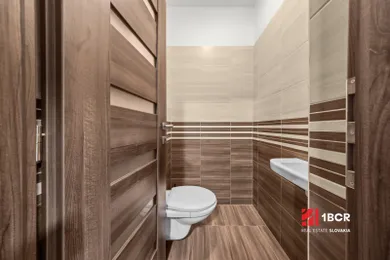Na predaj 2-izbový byt, 64 m², Pezinok, Dona Sandtnera