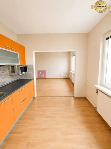 Na predaj 3-izbový byt, 74 m², Liptovský Mikuláš, Brezová