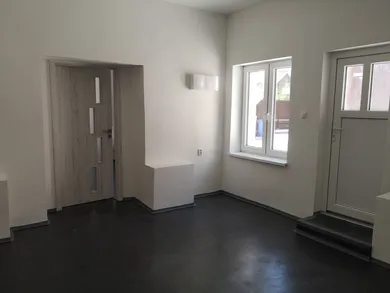 Na prenájom komerčné, 50 m², Trnava, Ulica Kollárova