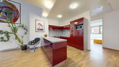 Na predaj 4-izbový byt, 131 m², Bratislava-Staré Mesto, Baštová