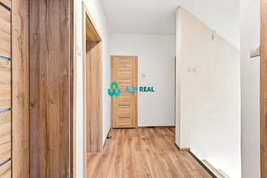 Na predaj 4-izbový byt, 300 m², Dunajská Streda