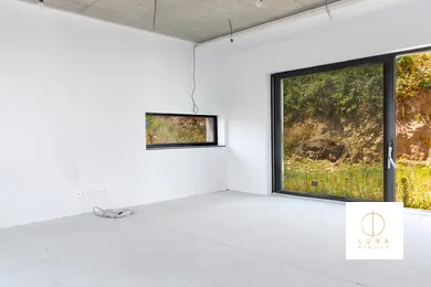 Na predaj 5-izbový dom, 273 m², Svätý Jur, Ulica Sauberg