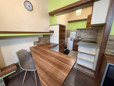 Na prenájom 1-izbový byt, 44 m², Levice, Ul. K. Marxa