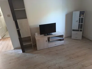 Na predaj 2-izbový dom, 82 m², Nitra, Stračia